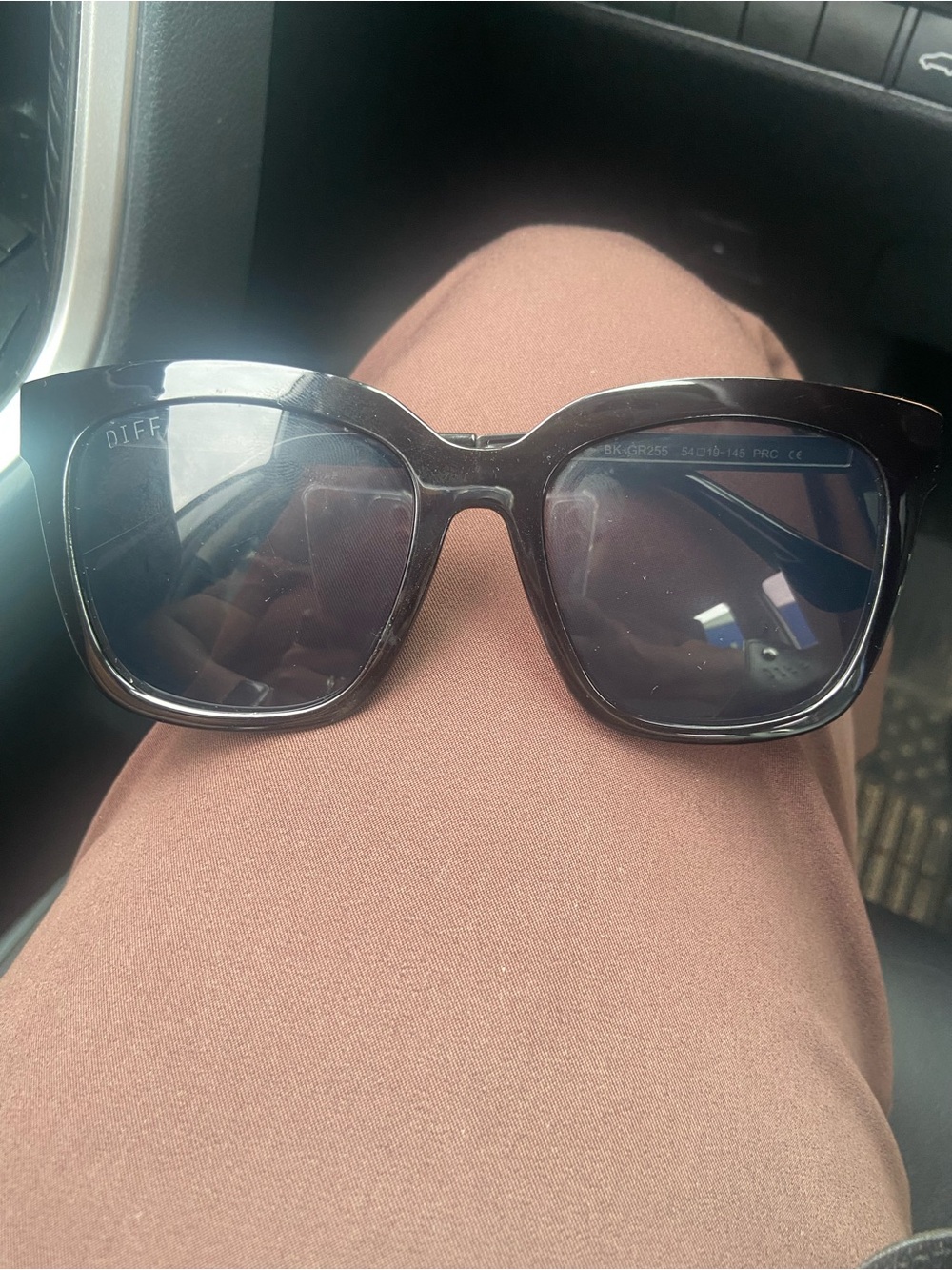 Diff Eyewear Women's Black Oversized Square Sunglasses